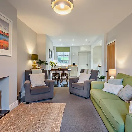 2 Bed In Sz006 Holiday home *